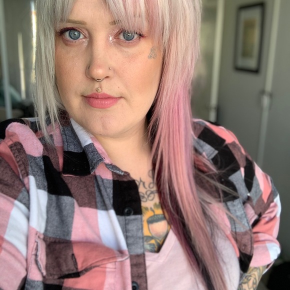 Meet your Posher, Katey - Picture 4 of 5